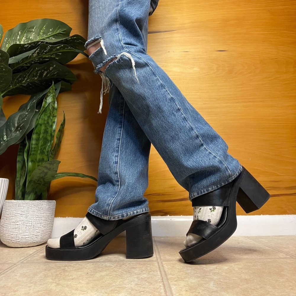 Steve Madden chunky strappy heeled sandals